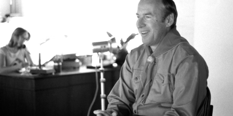 Apollo 13 Astronaut Jim Lovell Dies at 97