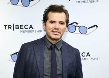 Leguizamo Calls Dean Cain a ‘Loser’ For ICE Venture