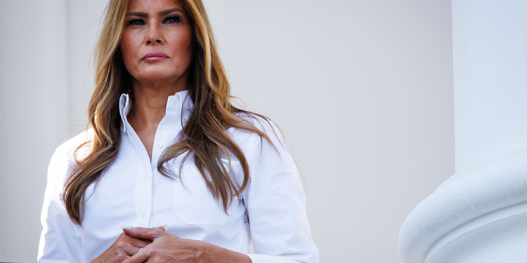 Melania Trump Pens Letter to Putin, President Hand Delivers 