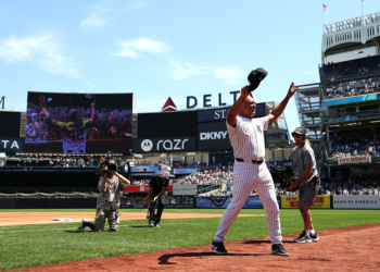 Mariano Rivera Seriously Injured During Yankees Alumni Game