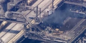 Pennsylvania Steel Plant Explodes Leaving People Trapped