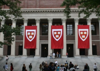 Ghislaine Maxwell Recalls Seeing Late Harvard Provost In Bathrobe After ‘Massage’