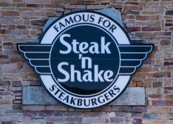 Cracker Barrel Responds To Steak ‘n Shake Social Media Posts Following Controversy
