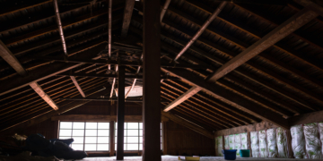 Oregon Man Arrested After Secretly Living in Crawl Space of Condo Complex — Deputies Found Bed, TVs, and Meth Pipe