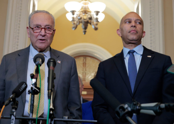 Trump Posts AI Video Mocking Schumer, Jeffries as Shutdown Looms