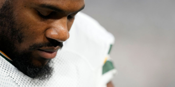 NFL Holds Moment of Silence for Charlie Kirk