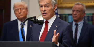 Oz: It’s OK for Pregnant Women to Take Tylenol ‘Judiciously’