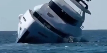 $940K Yacht Sinks Just Minutes into Maiden Voyage — Passengers Jump Overboard in Panic