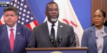 Chicago’s Dem Mayor Issues Absurd Demand To Trump About Second Amendment