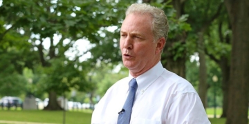 Dem Senator Essentially Calls Chuck Schumer ‘Spineless’ For Not Backing Socialist Mamdani