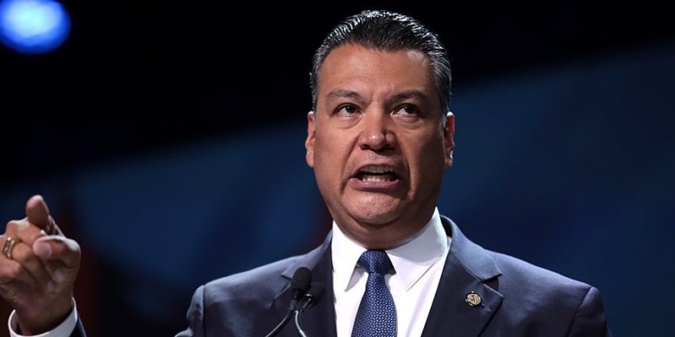 Dems Reportedly Turn To Anti-ICE Senator In Cali Gov Race After Kamala Harris Passes On Run