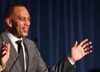 Hakeem Jeffries Brings All Your Favorite Democrats To New J6 Subcommittee