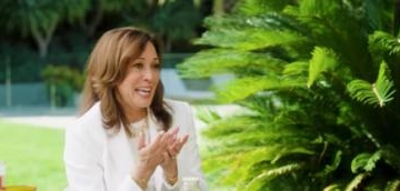 Kamala Harris Claims Her Rally Crowds Would ‘Pass’ Babies Around In Bizarre Word Salad