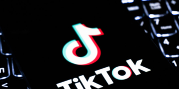 Trump Again Delays TikTok Ban While Thousands Of Users Celebrate Charlie Kirk Assassination