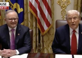 ‘400 Years Old’: Trump Scolds Cameraman Over Priceless White House Decor