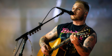 Country Star’s New Song About Trump Admin Draws Backlash