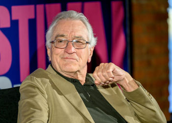 De Niro Calls Jewish Stephen Miller a ‘Nazi’