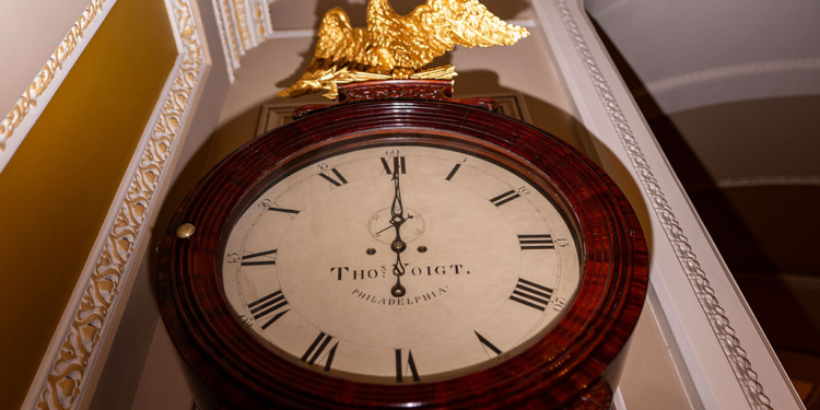 Fed Government Shuts Down as GOP, Dems Reach Impasse