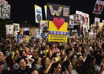 Hostage Families Chant ‘Nobel Prize to Trump’ After Peace Deal