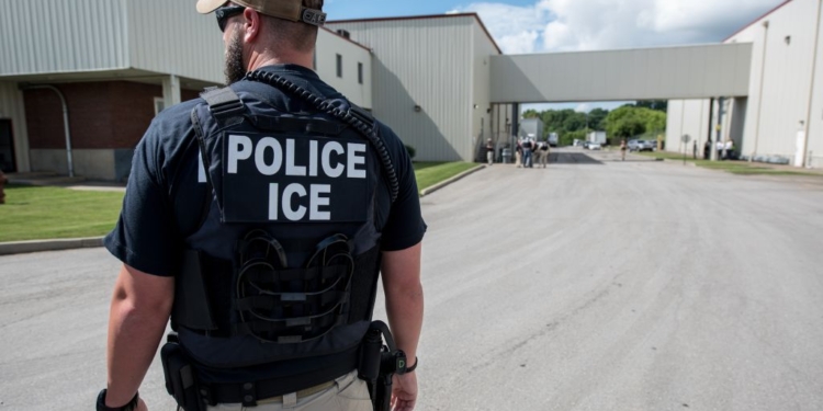 Chicago Area Judge Rules ICE Agents Can Be Arrested
