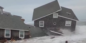 Five Outer Banks Homes Collapse Into the Ocean as Storms Hammer North Carolina Coast