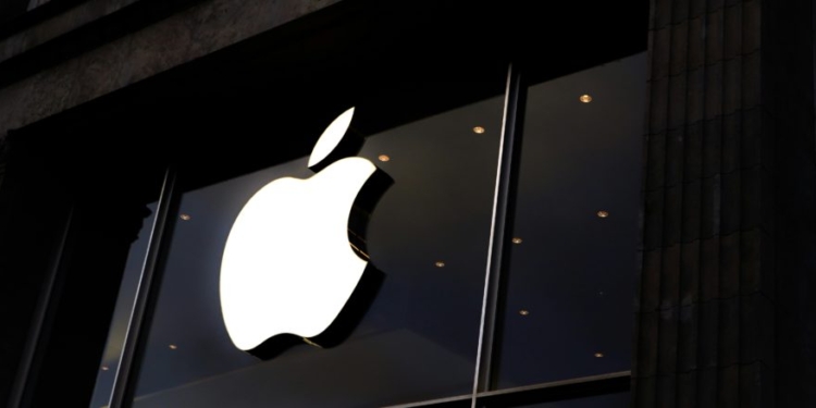Apple Takes Away Tracking Tool Used By Anti-ICE Left