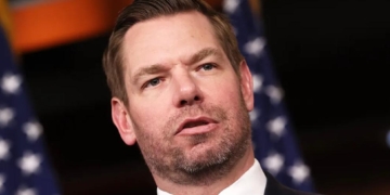 Congressman Eric Swalwell Demands That Next Dem Nomination Must Make Pledge About Trump’s Ballroom