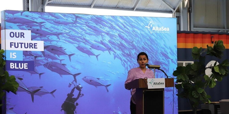 Democrat Lawmaker Gets In Face Of Capitol Police Over Colleague’s Delayed Swearing In