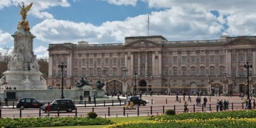 Democrats Attempt To Dunk On Trump’s White House Ballroom Construction With Photo Of Buckingham Palace