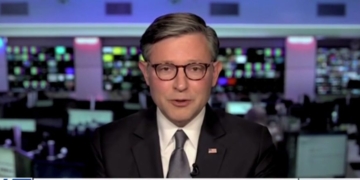 EXCLUSIVE: Mike Johnson Says Hakeem Jeffries Is ‘Terrified’ As ‘Marxists’ Jockey For More Power In Democratic Party