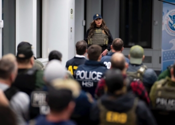 Feds Open Fire On Armed Suspect In Chicago After Drivers Allegedly Ram, Box Them In