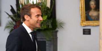 France’s New Government Collapses In Just 14 Hours
