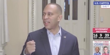 Hakeem Jeffries Goes On Angry Rant About Karoline Leavitt After She Dissed Democrats Over Shutdown