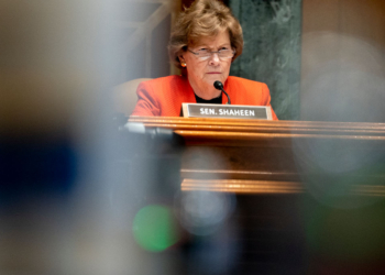 Shutdown Deal Sparks Mother-Daughter Rift in Shaheen Family