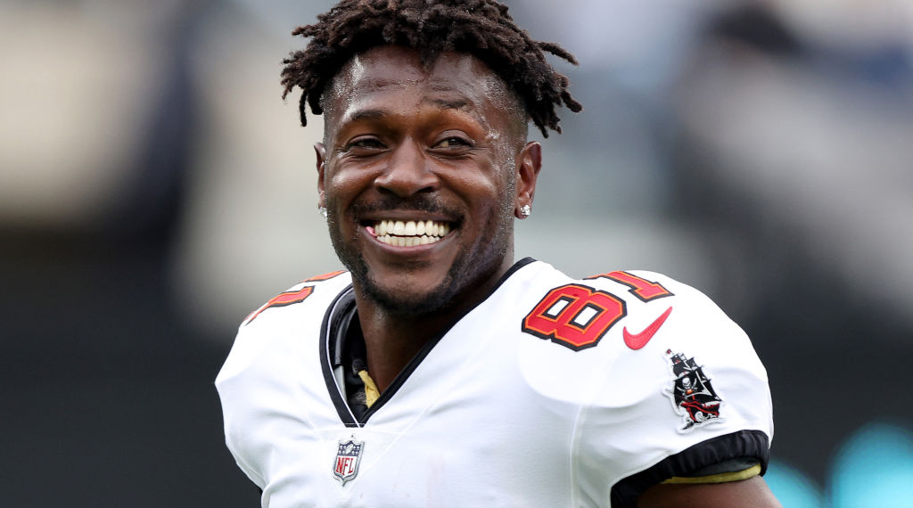 Antonio Brown Extradited to US on Attempted Murder Charge After Viral Dubai Brawl