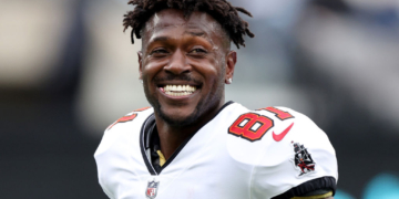 Antonio Brown Extradited to US on Attempted Murder Charge After Viral Dubai Brawl