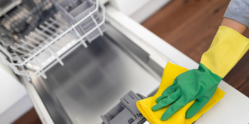 Indiana Mom Shot Dead After Arriving at Wrong Cleaning Job, Husband Demands Justice