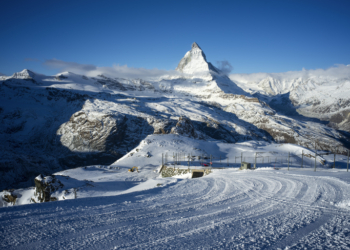 Decades-Old Mystery Solved as 1994 Climber’s Remains Found on Swiss Glacier