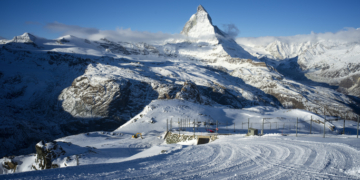 Decades-Old Mystery Solved as 1994 Climber’s Remains Found on Swiss Glacier