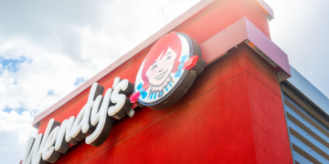 Wendy’s to Close Hundreds of U.S. Restaurants to Boost Profits
