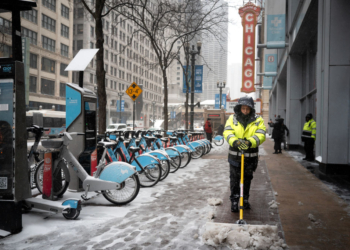Winter Roars In: Arctic Blast Sweeps Across US, Brings Snow, Freezes, and Frigid Winds