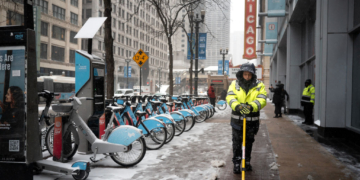 Winter Roars In: Arctic Blast Sweeps Across US, Brings Snow, Freezes, and Frigid Winds