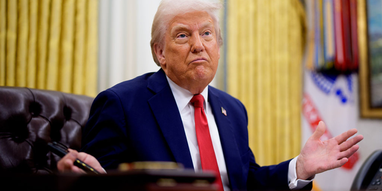 Trump Fires Back at Michelle Obama Over White House Renovation