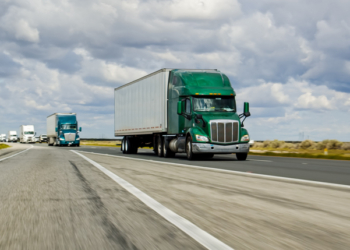 California Revokes 17,000 Trucking Licenses After Federal Crackdown on Immigrant Drivers