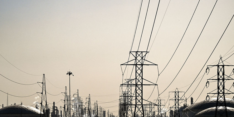 Rising Electric Bills Surge into Midterm Politics as Voters Demand Relief