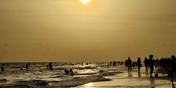 Iowa Dem’s Populist Working Class Image Collides With Lavish Real Estate and Investments