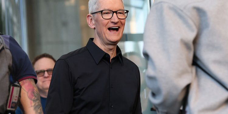 Apple Prepares for CEO Shakeup as Tim Cook Weighs Next Move