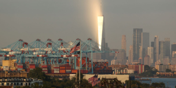 Hundreds of Thousands of New Yorkers Say They’ll Flee if Socialist Zohran Mamdani Wins Mayoral Race