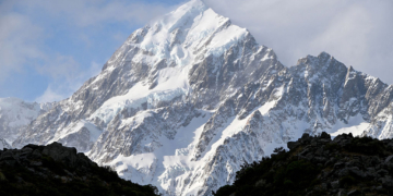 Aoraki Disaster: US Climber One of Two Killed on New Zealand’s Iconic Peak