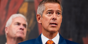 Duffy Warns of ‘Mass Chaos’ in the Skies if Shutdown Drags into Next Week